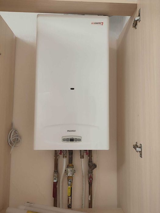 Сучасний великий офіс в прохідному місці з  газовим  АО!