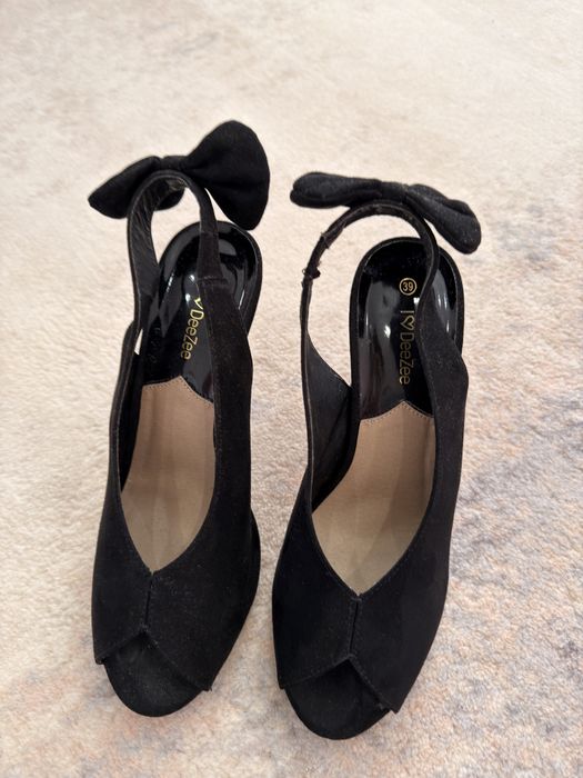 Buty na obcasie szpilki damskie czarne zamszowe DeeZee r. 39