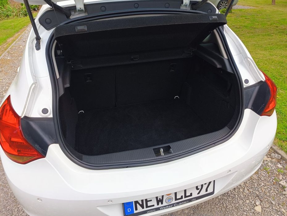 Opel Astra J 1.6 115 KM benzyna hatchback