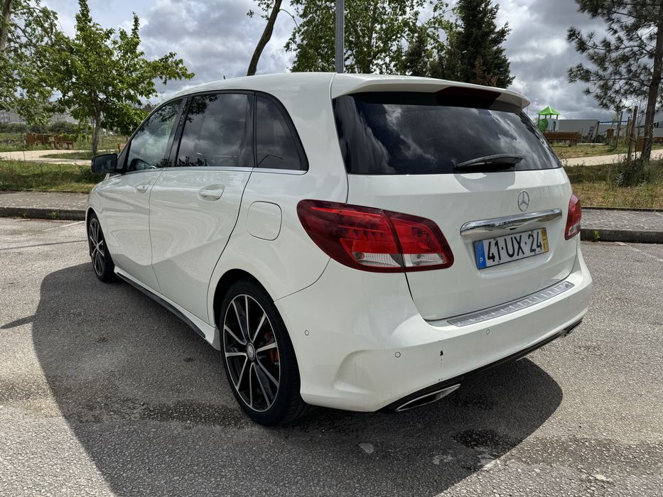 Mercedes-Benz Classe B 180 CDI AMG Line | Caixa Automática | 139 cv | Full Extras
