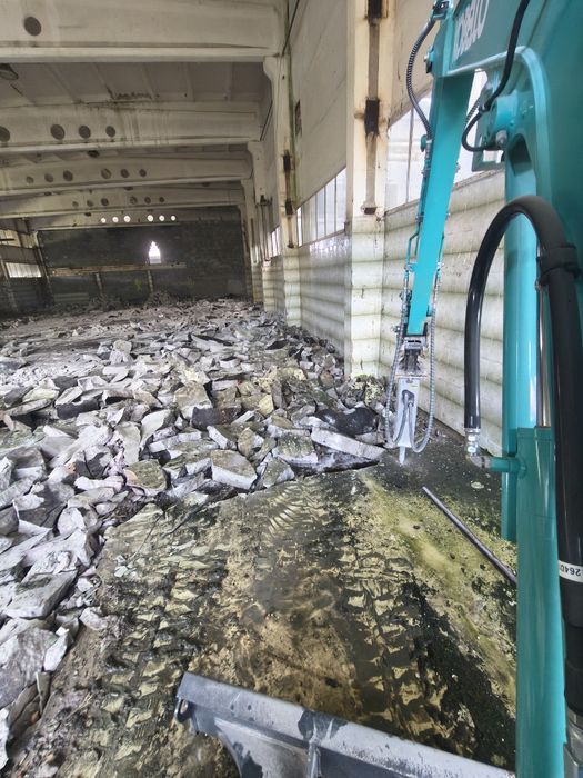 Usługi mini koparka, młot do kucia betonu