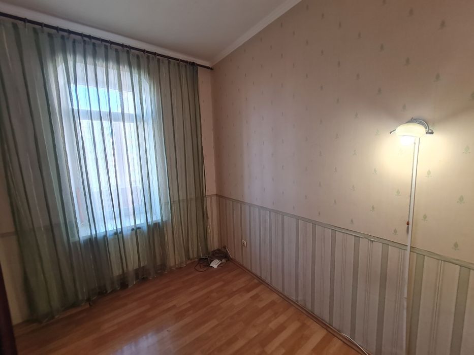 Простора квартира з красивим видом на море