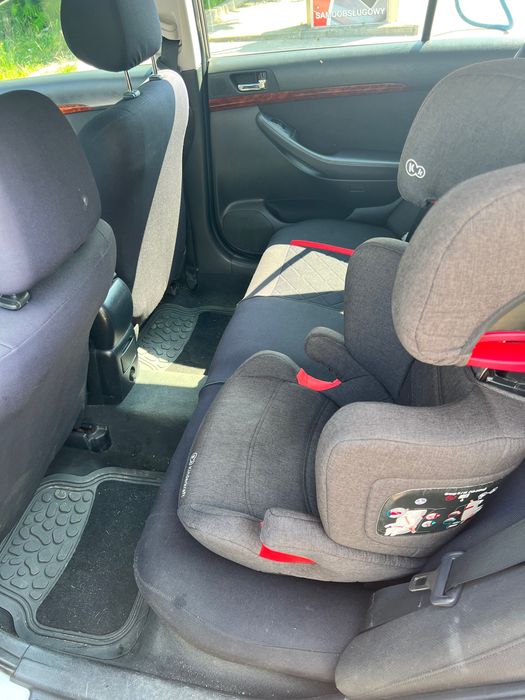 Samochód osobowy Toyota Avensis