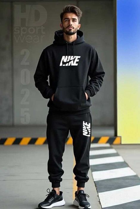Чоловічий спортивний костюм ID: 79823859