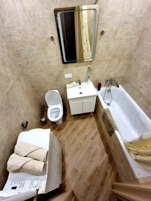 Подобово та погодинно•Авто та залізничний вокзал