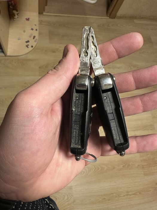 Оригінальні Ключі від авто Фоксваген Джета 6