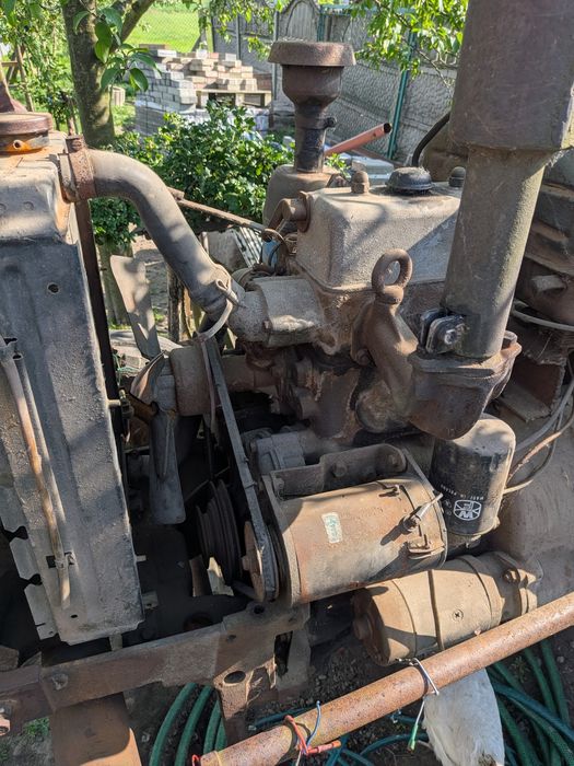 Zetor k25 z silnikiem c.330, bocian