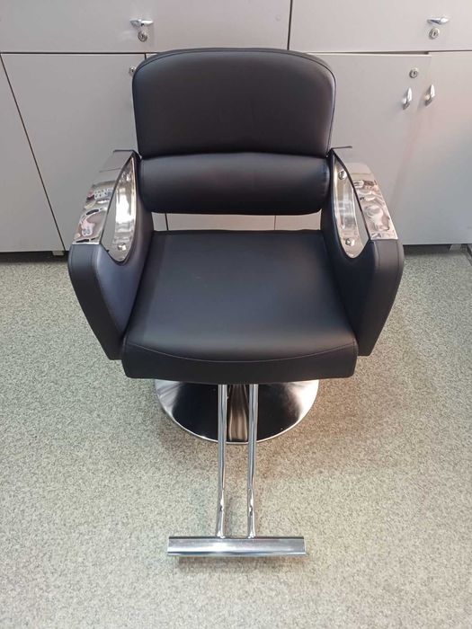Кресло парикмахерское на гидравлике с регулировкой высоты подъема 032