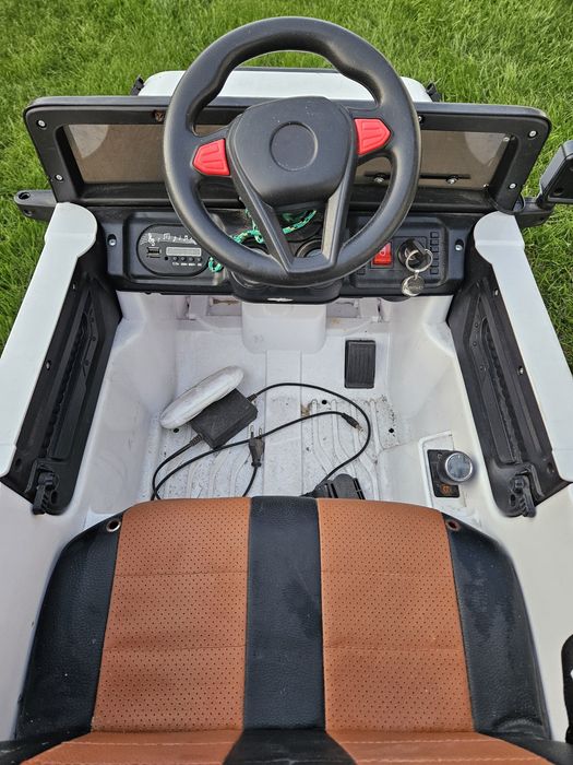 Samochod na akumulator dla dzieci