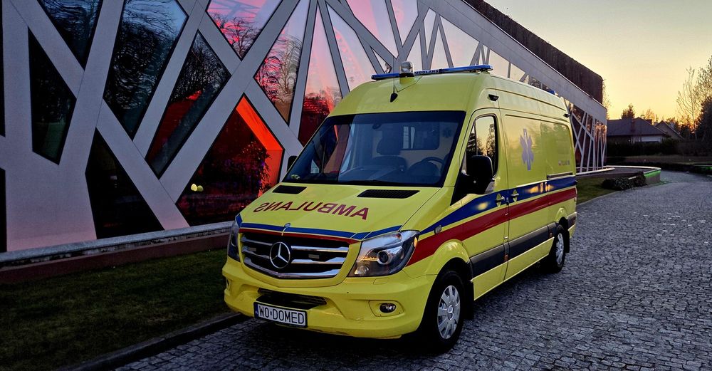 Transport Medyczny, Sanitarny Warszawa Polska Europa,Ambulans, Karetka