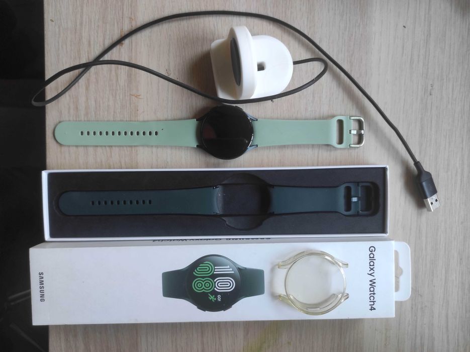 Zegarek Smartwatch SAMSUNG Galaxy Watch 4 + gratis Smartband Huawei