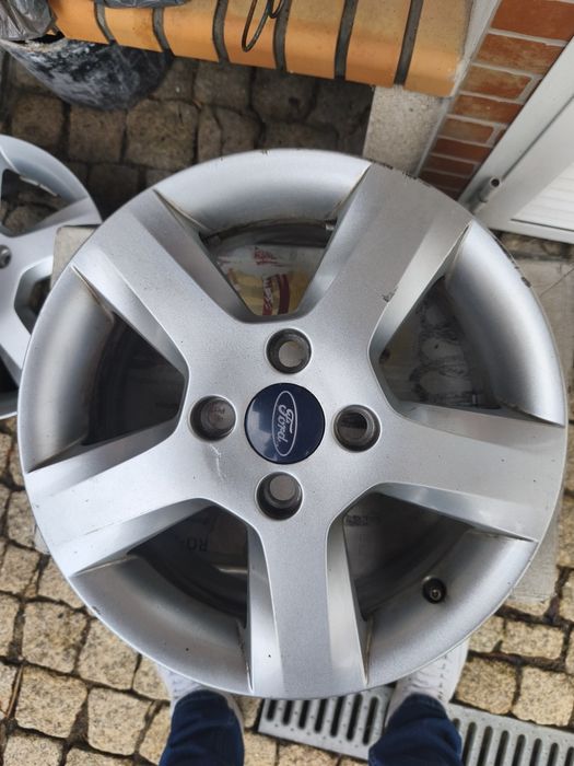 3 Jantes 15 polegadas Ford e pneu suplente