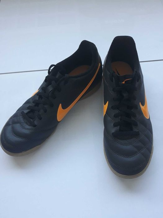 Sapatilhas de Futsal Nike Tiempo Rio n.º 39