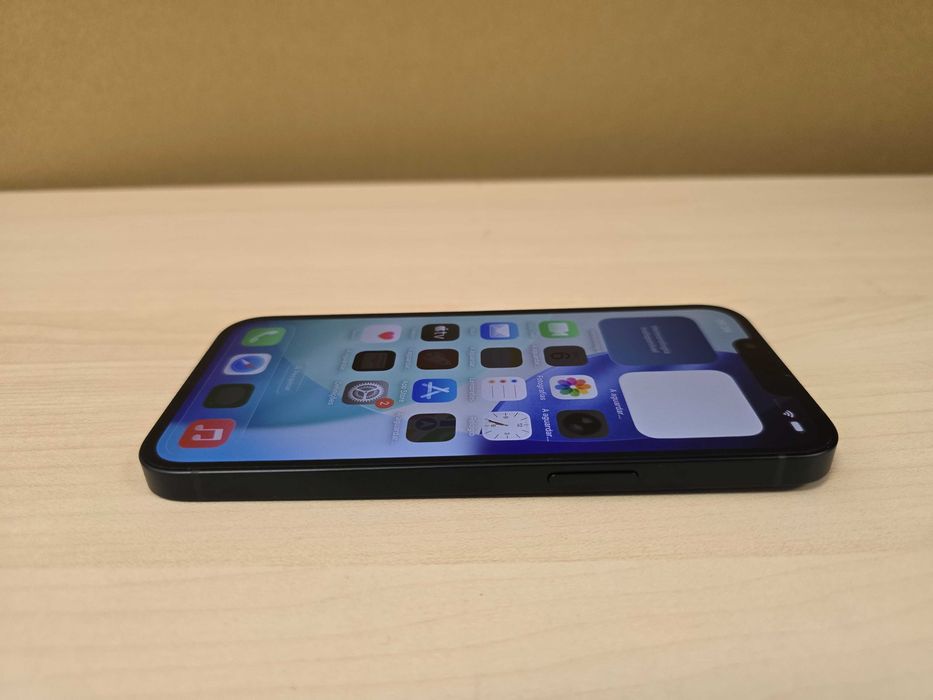 iPhone 13 Midnight Black — 256GB — Como Novo + Capa Armour