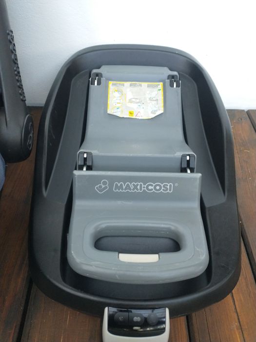 Foteliki Maxi Cosi z Bazą Family Fix