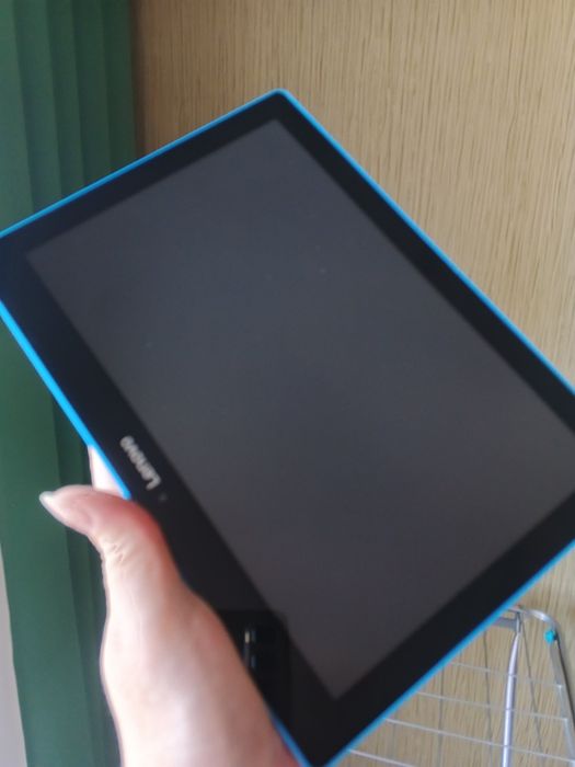 Планшет lenovo 10.1  идеальное состояние