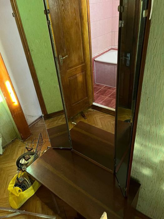 Продам трюмо  . Ціна 500 грн