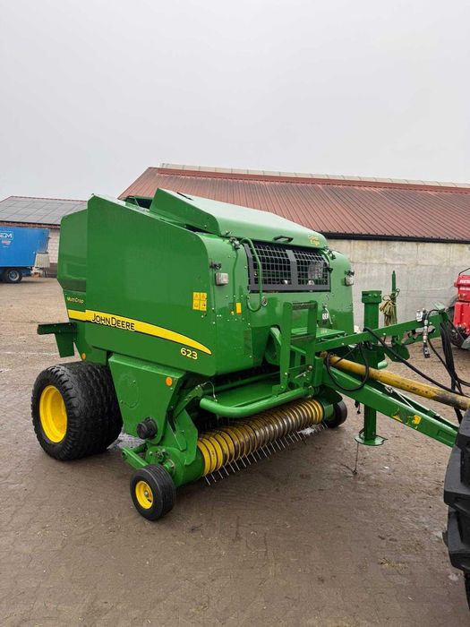 Prasa John Deere 623 Multicrop