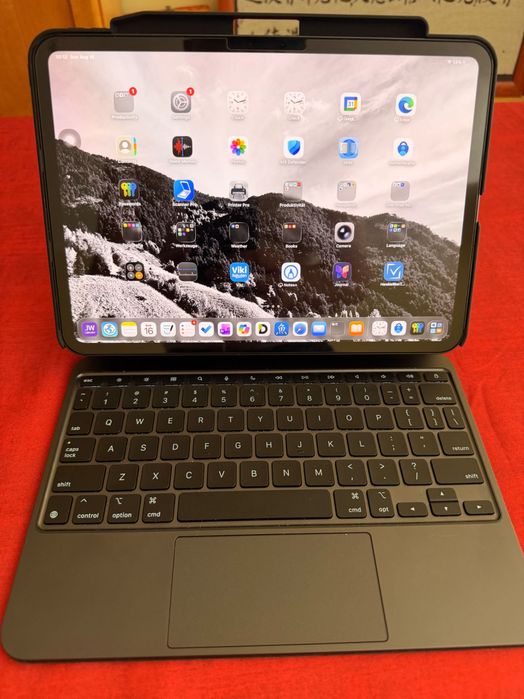 Magic Keyboard para iPad Pro de 11 polegadas (M5) Como Novo