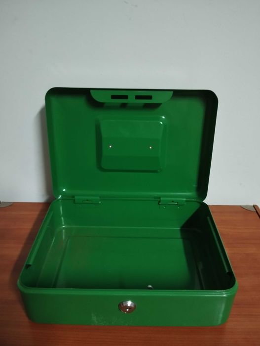 Cofre antigo código.64751240503809123