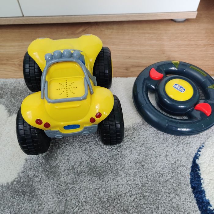 Samochodzik zdalnie sterowany Chicco żółty