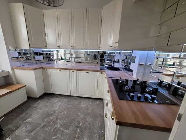 Lustra na wymiar, grafika na szkle