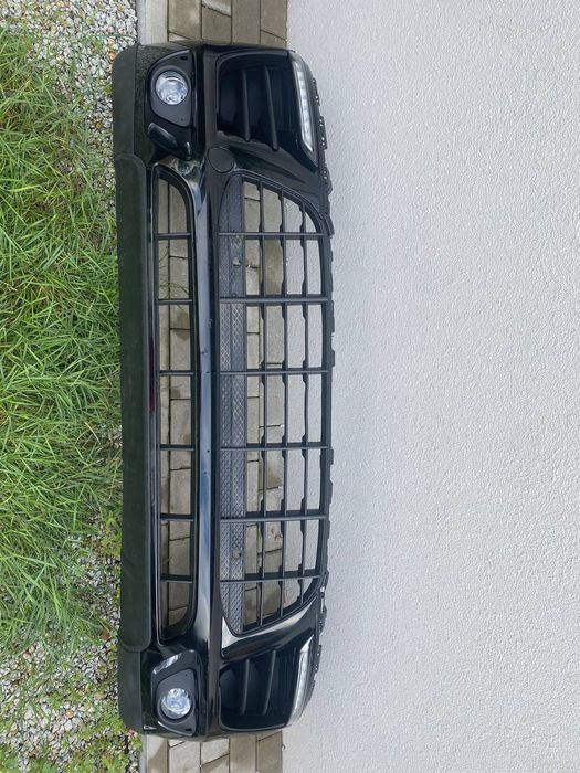 Porsche Macan бампер передний в сборе голый решетка фара