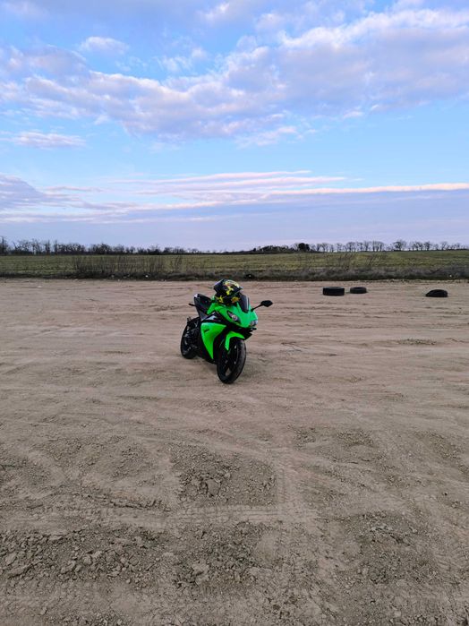 Продам мотоцикл viper r1