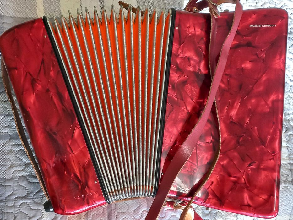 Акордеон ( аккордеон ) Hohher