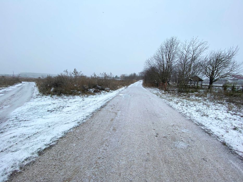 Ділянка поблизу траси у другій лінії в с. Романівка