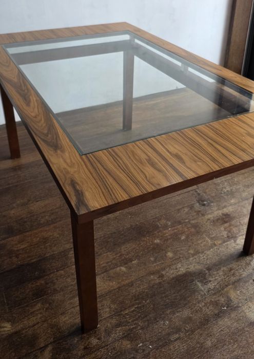 Mesa OPOSTOS Pau Ferro com vidro