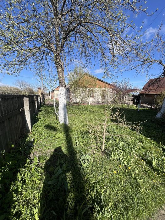Продам будиночок та земельну ділянку в центрі міста