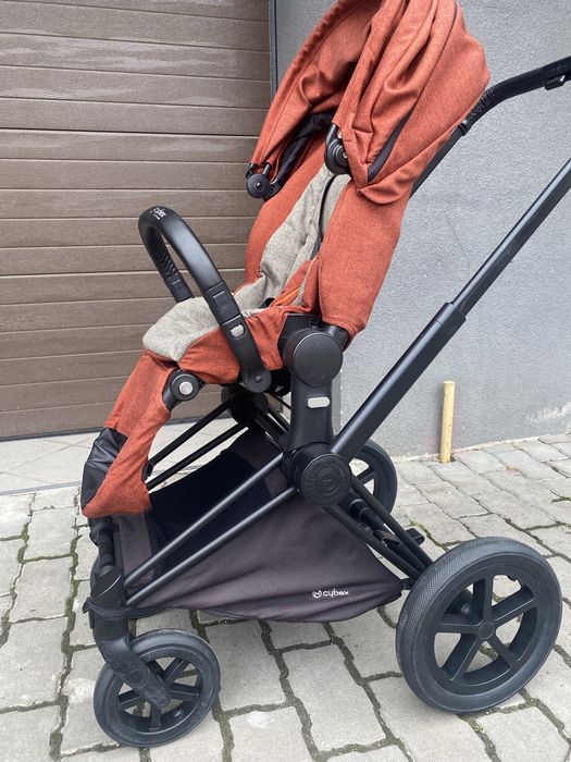Прогулянковий візок Cybex Priam Lux