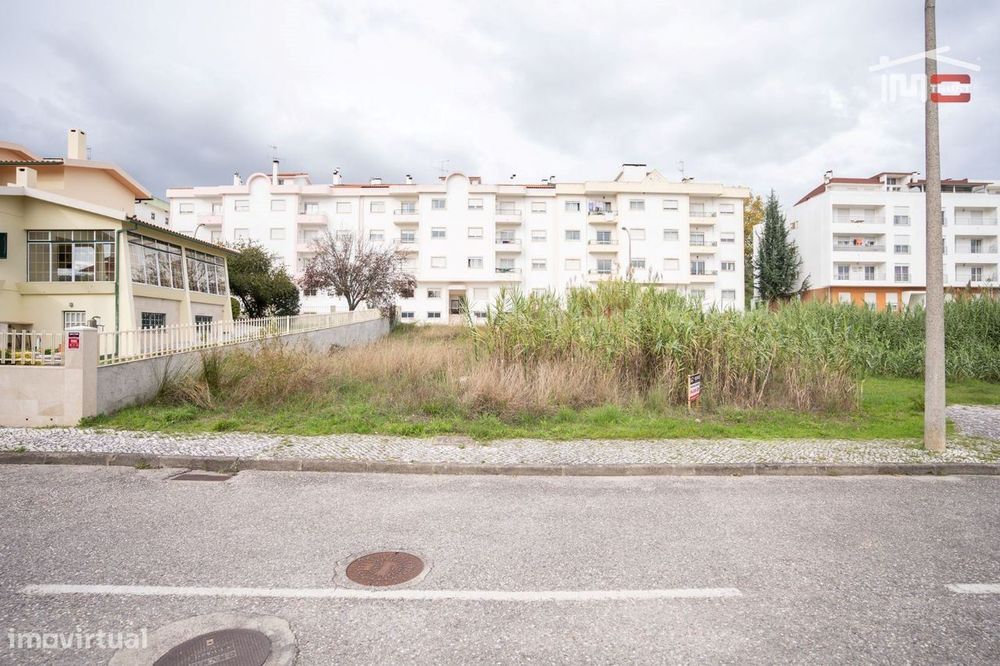 Lote De Terreno Para Construção Urbana Dentro Da Cidade De Ourem — Nossa Senhora da Piedade, Santarém