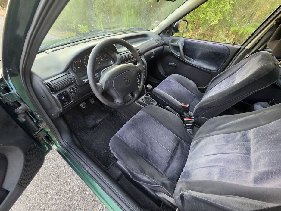 Opel astra 1.4i inspecionado bom estado