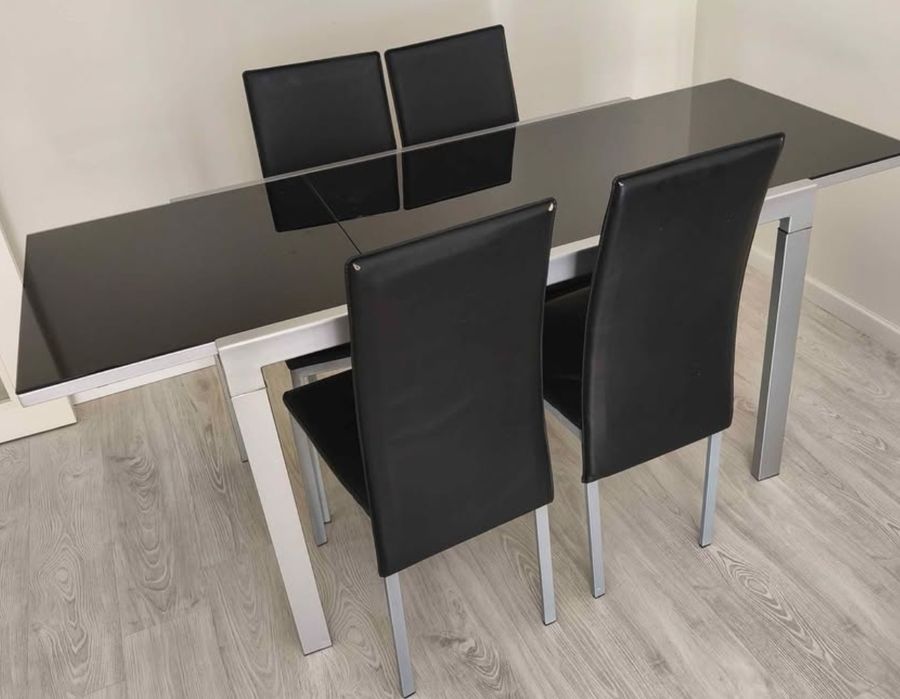 Mesa de jantar semi nova