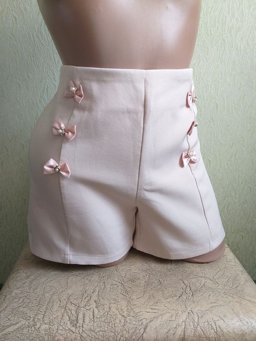 Неоновые шорты. Джинсовые шорты. Стрейчевые спортивные шорты. Кружево