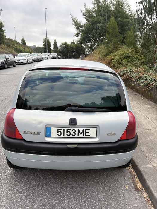 Renault Clio 2 económico e fiável
