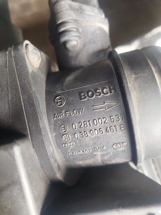 корпус повітряного фільтра з ДМРВ Фольксваген 2.0 tdi