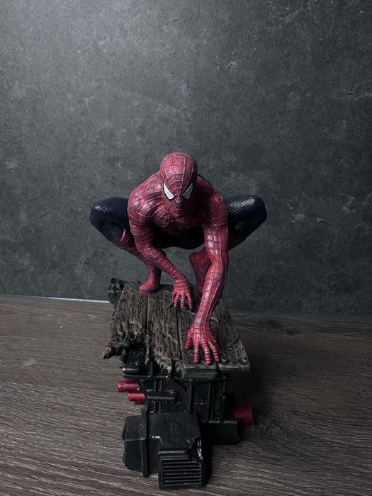 Статуетка Spider-Man Тобі Магуайр — сцена з “Нема шляху додому”, нова