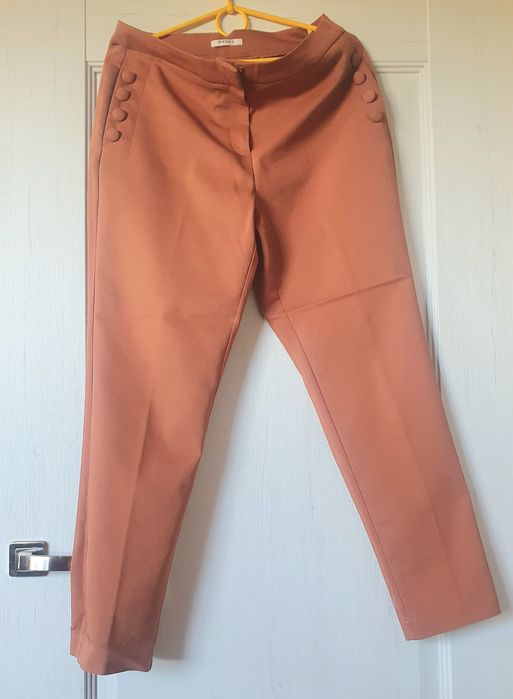 Spodnie damskie eleganckie nowe