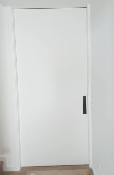 Assentamento flutuante e portas interiores