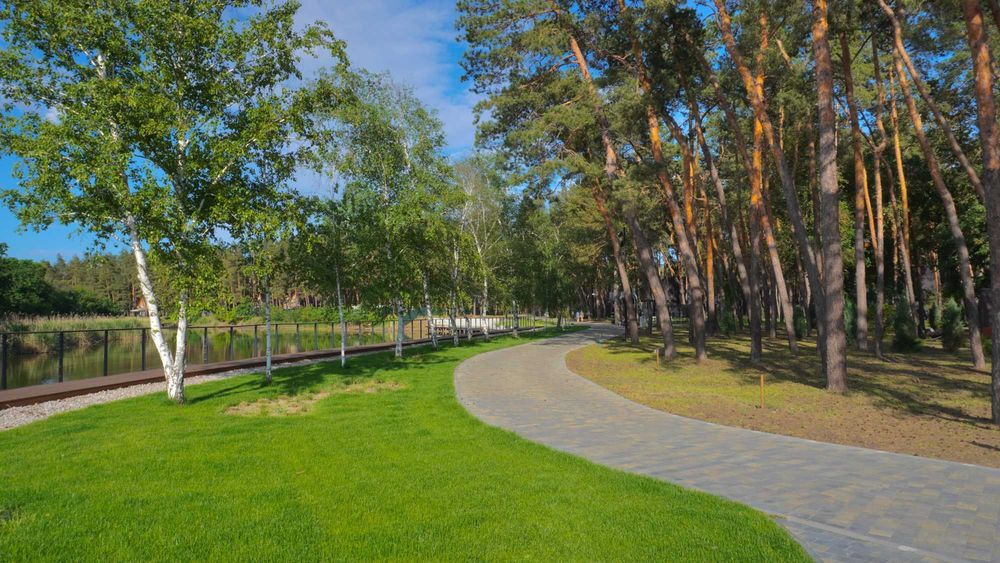 Заміський будинок з ремонтом,технікою біля Goodzone в сосновому лісі