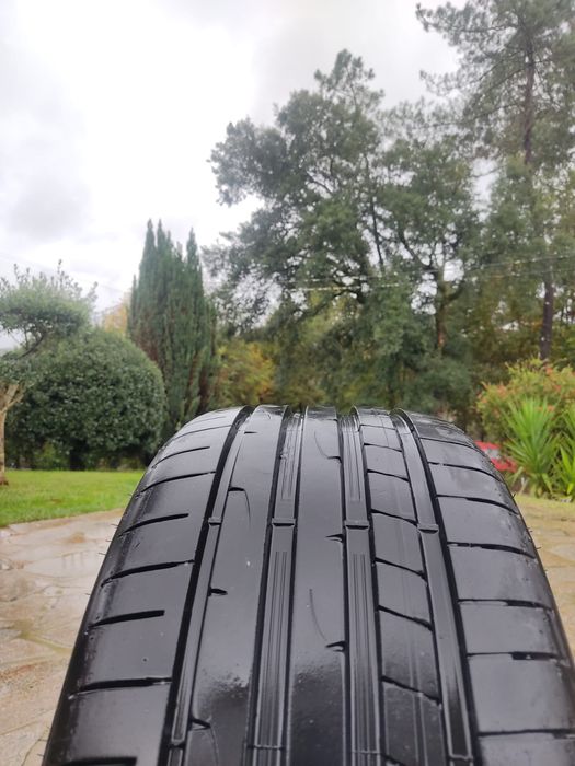 Pneus Dunlop 225/35R19
