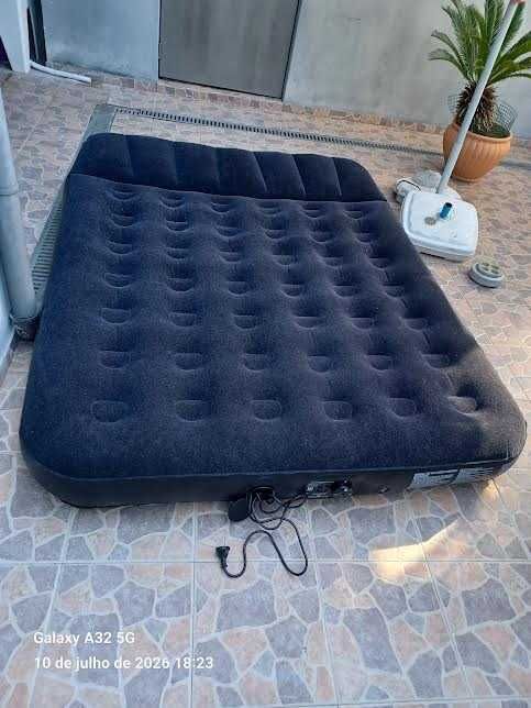 Para desocupar vendo colchão insuflável para 2 pessoas adultas como novo