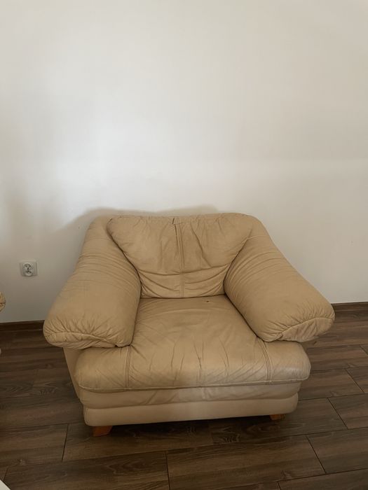 Sofa + fotel.