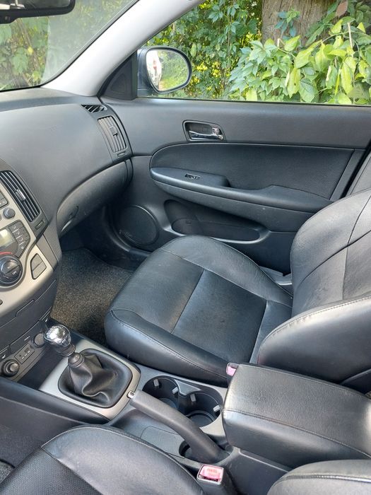 Hyundai FD i30 / i30 CW 2.0 Premium, rok