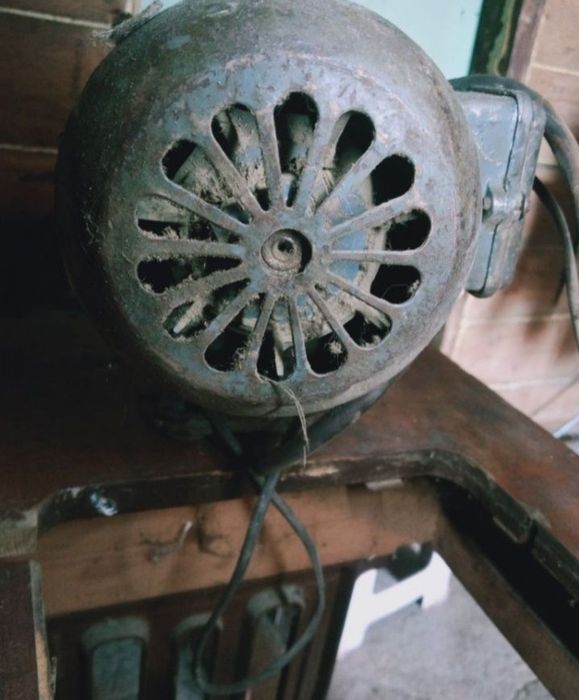 Двигун в зборі,установлюй і працюй