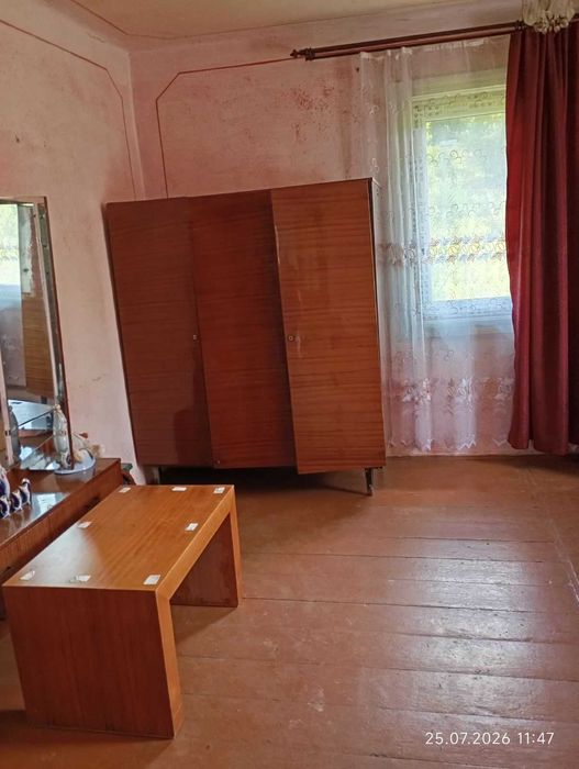 Продаж будинку з приватизованою земельною ділянкою в с. Черхава