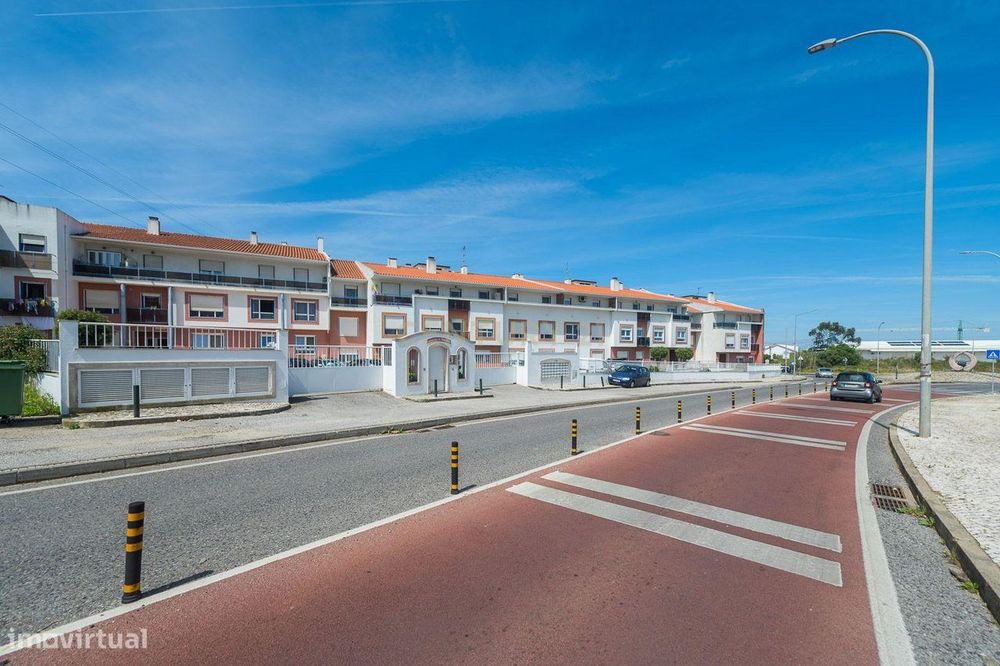 Sintra -Algueirão, apartamento T2 em Condomínio com terraço e garagem
